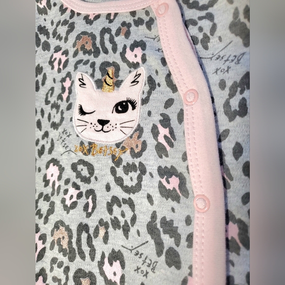 Betsy Johnson set of 2 pink, gray and white footed pajamas Size 6 months - Picture 2 of 16